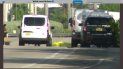 Imagen publicada en la cuenta de Twitter del canal de noticias Local10, en la que se observa el cuerpo del ciclista cubierto por una manta amarilla en la escena del accidente. Imagen publicada en la cuenta de Twitter del canal de noticias Local10, en la que se observa el cuerpo del ciclista cubierto por una manta amarilla en la escena del accidente.