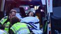 Una mujer es evacuada en ambulancia desde el Hotel CBD y la esquina de King y York Street en Sydney, Australia, el martes 13 de agosto de 2019. Una mujer es evacuada en ambulancia desde el Hotel CBD y la esquina de King y York Street en Sydney, Australia, el martes 13 de agosto de 2019.