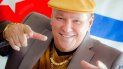 Luis Frank Arias tiene un palmarés importante desde que empezó en la música en 1976 con la banda Gigantes Miramar. Luis Frank Arias tiene un palmarés importante desde que empezó en la música en 1976 con la banda Gigantes Miramar.