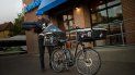 Las bicicletas eléctricas pueden recorrer de 25 a 40 millas dependiendo del usuario, antes de necesitar una recarga. Las bicicletas eléctricas pueden recorrer de 25 a 40 millas dependiendo del usuario, antes de necesitar una recarga.