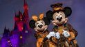 Este viernes 16 de agosto, al anochecer, comienza para Disney la temporada más spooky y divertida del año. Este viernes 16 de agosto, al anochecer, comienza para Disney la temporada más spooky y divertida del año.