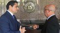 El embajador de la República Bolivariana de Venezuela en los Estados Unidos, Carlos Vecchio, y el Comisionado Especial de Seguridad e Inteligencia, Iván Simonovis, en la Administración para el Control de Drogas (DEA, por sus siglas en inglés). El embajador de la República Bolivariana de Venezuela en los Estados Unidos, Carlos Vecchio, y el Comisionado Especial de Seguridad e Inteligencia, Iván Simonovis, en la Administración para el Control de Drogas (DEA, por sus siglas en inglés).