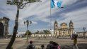 Foto del 26 de julio de 2019 de un grupo de personas en un parque en el centro de la Ciudad de Guatemala. Foto del 26 de julio de 2019 de un grupo de personas en un parque en el centro de la Ciudad de Guatemala.