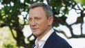 El actor Daniel Craig posa para retratos durante una sesión de la más reciente entrega de la serie de James Bond actualmente conocida como Bond 25 en Oracabessa, Jamaica. El actor Daniel Craig posa para retratos durante una sesión de la más reciente entrega de la serie de James Bond actualmente conocida como Bond 25 en Oracabessa, Jamaica.