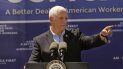 El vicepresidente Mike Pence pronuncia un discurso en la empresa Elite Well Services en Artesia, Nuevo México, el miércoles 21 de agosto de 2019. (Jim Thompson/The Albuquerque Journal vía AP) El vicepresidente Mike Pence pronuncia un discurso en la empresa Elite Well Services en Artesia, Nuevo México, el miércoles 21 de agosto de 2019. (Jim Thompson/The Albuquerque Journal vía AP)