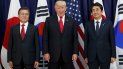 El presidente Donald Trump (cent) con el primer ministro japonés Shinzo Abe (d) y el presidente surcoreano Moon Jae-in en Hamburgo, Alemania, el 6 de julio del 2017. El presidente Donald Trump (cent) con el primer ministro japonés Shinzo Abe (d) y el presidente surcoreano Moon Jae-in en Hamburgo, Alemania, el 6 de julio del 2017.