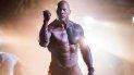 Además de su trabajo como actor, The Rock también está recaudando dinero gracias a su labor como productor y su línea de ropa con Under Armour. Además de su trabajo como actor, The Rock también está recaudando dinero gracias a su labor como productor y su línea de ropa con Under Armour.