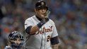 El venezolano Miguel Cabrera de los Tigres de Detroit marca el número tres con los dedos durante un partido contra los Rays de Tampa Bay, el sábado 17 de agosto de 2019, en St. Petersburg, Florida. El venezolano Miguel Cabrera de los Tigres de Detroit marca el número tres con los dedos durante un partido contra los Rays de Tampa Bay, el sábado 17 de agosto de 2019, en St. Petersburg, Florida.