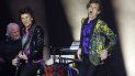 Mick Jagger, derecha, y el guitarrista Ron Wood de los Rolling Stones durante un concierto en el estadio Rose Bowl. Mick Jagger, derecha, y el guitarrista Ron Wood de los Rolling Stones durante un concierto en el estadio Rose Bowl.