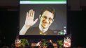 En esta imagen de archivo del 14 de febrero de 2015, Edward Snowden aparece en un video en vivo desde Moscú, en un acto auspiciado por ACLU Hawai en Honolulu. En esta imagen de archivo del 14 de febrero de 2015, Edward Snowden aparece en un video en vivo desde Moscú, en un acto auspiciado por ACLU Hawai en Honolulu.