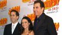 Jerry Seinfeld, Julia Louis Dreyfus y Michael Richards llegan al lanzamiento de las primeras tres temporadas de Seinfeld en DVD, en Nueva York. Jerry Seinfeld, Julia Louis Dreyfus y Michael Richards llegan al lanzamiento de las primeras tres temporadas de Seinfeld en DVD, en Nueva York.