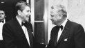 Fotografía del 26 de enero de 1985 del entonces presidente Ronald Reagan, a la izquierda, y el magnate hotelero Barron Hilton, en el Capitolio en Washington. Fotografía del 26 de enero de 1985 del entonces presidente Ronald Reagan, a la izquierda, y el magnate hotelero Barron Hilton, en el Capitolio en Washington.