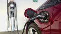 Fotografía del 17 de octubre del 2018 de un auto Chevrolet Volt híbrido cargando en una estación ChargePoint en un garaje de Los Ángeles. Fotografía del 17 de octubre del 2018 de un auto Chevrolet Volt híbrido cargando en una estación ChargePoint en un garaje de Los Ángeles.