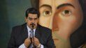 Con un mural del prócer independentista Simón Bolívar de fondo, el mandatario venezolano Nicolás Maduro da una conferencia de prensa en el Ministerio de Relaciones Exteriores en Caracas, Venezuela, el lunes 30 de septiembre de 2019. Con un mural del prócer independentista Simón Bolívar de fondo, el mandatario venezolano Nicolás Maduro da una conferencia de prensa en el Ministerio de Relaciones Exteriores en Caracas, Venezuela, el lunes 30 de septiembre de 2019.