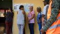 Unas mujeres esperan formadas para votar en las elecciones primarias en Santo Domingo, República Dominicana, el domingo 6 de octubre de 2019. Las elecciones presidenciales serán el 16 de marzo de 2020. Unas mujeres esperan formadas para votar en las elecciones primarias en Santo Domingo, República Dominicana, el domingo 6 de octubre de 2019. Las elecciones presidenciales serán el 16 de marzo de 2020.