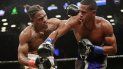 En esta foto del 3 de marzo de 2018, Patrick Day (derecha), conecta un golpe a Kyrone Davis durante el cuarto asalto de una pelea por el título superwelter del Consejo Mundial de Boxeo en Nueva York En esta foto del 3 de marzo de 2018, Patrick Day (derecha), conecta un golpe a Kyrone Davis durante el cuarto asalto de una pelea por el título superwelter del Consejo Mundial de Boxeo en Nueva York