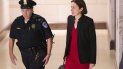 La exasesora de la Casa Blanca sobre Rusia, Fiona Hill, arriba a la sede del Congreso para declarar ante legisladores como parte de la investigación de juicio político contra el presidente Donald Trump, el lunes 14 de octubre del 2019 en Washington. La exasesora de la Casa Blanca sobre Rusia, Fiona Hill, arriba a la sede del Congreso para declarar ante legisladores como parte de la investigación de juicio político contra el presidente Donald Trump, el lunes 14 de octubre del 2019 en Washington.