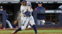 El jonrón de José Altuve al iniciar el juego fue su cuarto este octubre, y el primero en la serie. El cuadrangular fue su 12do en 40 juegos de postemporada, con lo que empató a Springer por el récord de la franquicia y a Jayson Werth en la lista histórica de jugadores en sus primeros 40 compromisos de playoffs. Por delante aparecen apenas otros cuatro: Nelson Cruz, Carlos Beltrán, Babe Ruth y Mickey Mantle. El jonrón de José Altuve al iniciar el juego fue su cuarto este octubre, y el primero en la serie. El cuadrangular fue su 12do en 40 juegos de postemporada, con lo que empató a Springer por el récord de la franquicia y a Jayson Werth en la lista histórica de jugadores en sus primeros 40 compromisos de playoffs. Por delante aparecen apenas otros cuatro: Nelson Cruz, Carlos Beltrán, Babe Ruth y Mickey Mantle.