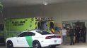 Imagen tomada de un video proporcionado por la Coalición Inmigrante de Florida de agentes de la Patrulla Fronteriza escoltando a una mujer a una patrulla el domingo 13 de octubre de 2019 en el hospital Aventura en Aventura, Florida. Imagen tomada de un video proporcionado por la Coalición Inmigrante de Florida de agentes de la Patrulla Fronteriza escoltando a una mujer a una patrulla el domingo 13 de octubre de 2019 en el hospital Aventura en Aventura, Florida.