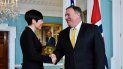 El Secretario de Estado Myke Pompeo saluda a Ine Marie Eriksen Soreide, ministra de Relaciones Exteriores de Noruega, el 19 de diciembre de 2018 en el Departamento de Estado, en Washington. El Secretario de Estado Myke Pompeo saluda a Ine Marie Eriksen Soreide, ministra de Relaciones Exteriores de Noruega, el 19 de diciembre de 2018 en el Departamento de Estado, en Washington.