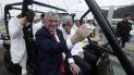 Michael Kozak, secretario interino para Asuntos del Hemisferio Occidental de Estados Unidos, se sienta en un carrito para un recorrido por una nueva terminal de gas natural licuado en Colón, Panamá, el viernes 18 de octubre de 2019. Kozak está en Panamá en una visita de dos días para impulsar las inversiones. Michael Kozak, secretario interino para Asuntos del Hemisferio Occidental de Estados Unidos, se sienta en un carrito para un recorrido por una nueva terminal de gas natural licuado en Colón, Panamá, el viernes 18 de octubre de 2019. Kozak está en Panamá en una visita de dos días para impulsar las inversiones.