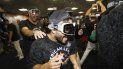 El venezolano José Altuve, de los Astros de Houston, festeja en el clubhouse tras derrotar a los Yanquis en el sexto juego de la Serie de Campeonato de la Liga Americana El venezolano José Altuve, de los Astros de Houston, festeja en el clubhouse tras derrotar a los Yanquis en el sexto juego de la Serie de Campeonato de la Liga Americana