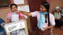 Una mujer emite su voto en Villa 14 de septiembre, en la región de Chapare, Bolivia, el domingo 20 de octubre de 2019. Una mujer emite su voto en Villa 14 de septiembre, en la región de Chapare, Bolivia, el domingo 20 de octubre de 2019.