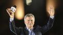 El presidente argentino Mauricio Macri, que se postula para la reelección con el partido Juntos Por el Cambio, saluda a los partidarios durante su cierre de campaña en Córdoba, Argentina, el jueves 24 de octubre de 2019. Archivo. El presidente argentino Mauricio Macri, que se postula para la reelección con el partido Juntos Por el Cambio, saluda a los partidarios durante su cierre de campaña en Córdoba, Argentina, el jueves 24 de octubre de 2019. Archivo.