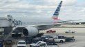Vista parcial de un avión de la aerolínea estadounidense American Airlines en el Aeropuerto Internacional de Miami. Vista parcial de un avión de la aerolínea estadounidense American Airlines en el Aeropuerto Internacional de Miami.