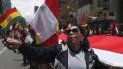 Manifestantes antigubernamentales marchan contra la reelección del presidente Evo Morales en La Paz, Bolivia, el domingo 10 de noviembre de 2019. El presidente Morales llamó a nuevas elecciones presidenciales y a una reforma del sistema electoral el domingo después de que la Organización de los Estados Americanos dijera en un informe preliminar que observó irregularidades en las elecciones del 20 de octubre. Manifestantes antigubernamentales marchan contra la reelección del presidente Evo Morales en La Paz, Bolivia, el domingo 10 de noviembre de 2019. El presidente Morales llamó a nuevas elecciones presidenciales y a una reforma del sistema electoral el domingo después de que la Organización de los Estados Americanos dijera en un informe preliminar que observó irregularidades en las elecciones del 20 de octubre.
