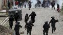 Simpatizantes del expresidente Evo Morales confrontan a la policía en La Paz, Bolivia, el lunes 11 de noviembre del 2019. Simpatizantes del expresidente Evo Morales confrontan a la policía en La Paz, Bolivia, el lunes 11 de noviembre del 2019.