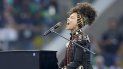 En esta fotografía de archivo del 28 de mayo de 2016 Alicia Keys durante su actuación previa a la final de la Champions League entre el Real Madrid y el Atlético Madrid en el estadio San Siro en Milán, Italia, el sábado 28 de mayo de 2016. En esta fotografía de archivo del 28 de mayo de 2016 Alicia Keys durante su actuación previa a la final de la Champions League entre el Real Madrid y el Atlético Madrid en el estadio San Siro en Milán, Italia, el sábado 28 de mayo de 2016.