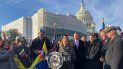 Los congresistas Debbie Wasserman Schultz, demócrata, y Mario Díaz-Balart, republicano, dos de los legisladores que integran el caucus venezolano en el Congreso de Estados Unidos. Los congresistas Debbie Wasserman Schultz, demócrata, y Mario Díaz-Balart, republicano, dos de los legisladores que integran el caucus venezolano en el Congreso de Estados Unidos.