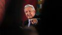 El presidente mexicano Andrés Manuel López Obrador señala hacia un reportero durante su conferencia de prensa diaria en el Palacio Nacional en la Ciudad de México, el miércoles 13 de noviembre de 2019. El presidente mexicano Andrés Manuel López Obrador señala hacia un reportero durante su conferencia de prensa diaria en el Palacio Nacional en la Ciudad de México, el miércoles 13 de noviembre de 2019.