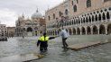 Los estragos causados por las inundaciones a raíz de la marea alta en Venecia el 17 de noviembre del 2019. Los estragos causados por las inundaciones a raíz de la marea alta en Venecia el 17 de noviembre del 2019.