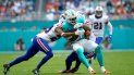 La defensiva de los Buffalo Bills frena el ataque de los Dolphins, la tarde del domingo en el Hard Rock Stadium. La defensiva de los Buffalo Bills frena el ataque de los Dolphins, la tarde del domingo en el Hard Rock Stadium.
