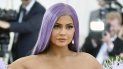 En esta foto del 6 de mayo del 2019, Kylie Jenner asiste a la gala benéfica del Instituto del Vestuario del Museo Metropolitano de Arte en Nueva York. Jenner está vendiendo una participación de su firma de cosméticos a la propietaria de CoverGirl, Coty, en un acuerdo que valora la compañía de la figura de la TV en unos 1.200 millones de dólares. En esta foto del 6 de mayo del 2019, Kylie Jenner asiste a la gala benéfica del Instituto del Vestuario del Museo Metropolitano de Arte en Nueva York. Jenner está vendiendo una participación de su firma de cosméticos a la propietaria de CoverGirl, Coty, en un acuerdo que valora la compañía de la figura de la TV en unos 1.200 millones de dólares.