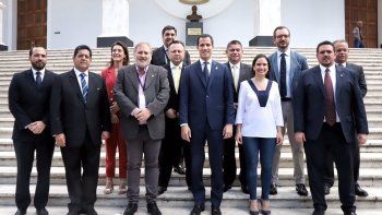 El presidente interino de Venezuela, Juan Guaidó se reunió con parlamentarios del Partido Popular español. 