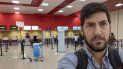 Imagen publicada por el fotógrafo opositor cubano Claudio Fuentes en su página de Facebook el 4 de diciembre de 2019, en el aeropuerto internacional de La Habana. Imagen publicada por el fotógrafo opositor cubano Claudio Fuentes en su página de Facebook el 4 de diciembre de 2019, en el aeropuerto internacional de La Habana.