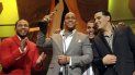 Romeo Santos, segundo de izquierda a derecha, levanta su estatuilla mientras Henry, izquierda, Mikey, derecha, y Lenny del grupo de bachata Aventura lo miran tras recibir El Soberano en los premios Cassandra de República Dominicana en el Teatro National de Santo Domingo, el martes 16 de marzo de 2010. Romeo Santos, segundo de izquierda a derecha, levanta su estatuilla mientras Henry, izquierda, Mikey, derecha, y Lenny del grupo de bachata Aventura lo miran tras recibir El Soberano en los premios Cassandra de República Dominicana en el Teatro National de Santo Domingo, el martes 16 de marzo de 2010.