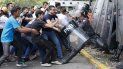El régimen chavista viola flagrantemente cada día los derechos humanos de los venezolanos. El régimen chavista viola flagrantemente cada día los derechos humanos de los venezolanos.