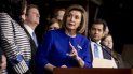 La presidenta de la Cámara de Representantes, Nancy Pelosi, acompañada por otros legisladores, anuncia en conferencia de prensa el respaldo al acuerdo comercial T-MEC, en el Congreso, Washington, martes 10 de diciembre de 2019. La presidenta de la Cámara de Representantes, Nancy Pelosi, acompañada por otros legisladores, anuncia en conferencia de prensa el respaldo al acuerdo comercial T-MEC, en el Congreso, Washington, martes 10 de diciembre de 2019.