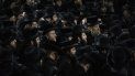 Judios ortodoxos en el funeral en Brooklyn, de una de las victimas del tiroteo en Jersey City, Nueva Jersey, el 11 de diciembre del 2019. Judios ortodoxos en el funeral en Brooklyn, de una de las victimas del tiroteo en Jersey City, Nueva Jersey, el 11 de diciembre del 2019.