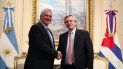 El presidente de Argentina, Alberto Fernández (der.), y el designado gobernante cubano Miguel Díaz-Canel, el 11DIC19. El presidente de Argentina, Alberto Fernández (der.), y el designado gobernante cubano Miguel Díaz-Canel, el 11DIC19.