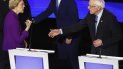 Los aspirantes a la candidatura demócrata a la presidencia de Estados Unidos Elizabeth Warren, senadora demócrata por Massachusetts, a la izquierda, y Bernie Sanders, senador independiente de Vermont, el martes 14 de enero de 2020, tras un debate organizado por la CNN y el Des Moines Register en Des Moines, Iowa. Los aspirantes a la candidatura demócrata a la presidencia de Estados Unidos Elizabeth Warren, senadora demócrata por Massachusetts, a la izquierda, y Bernie Sanders, senador independiente de Vermont, el martes 14 de enero de 2020, tras un debate organizado por la CNN y el Des Moines Register en Des Moines, Iowa.