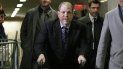 Harvey Weinstein llega a la corte para su juicio por cargos de violación en Nueva York, el viernes 24 de enero del 2020. Harvey Weinstein llega a la corte para su juicio por cargos de violación en Nueva York, el viernes 24 de enero del 2020.