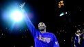 Estoy devastada tras enterarme de Kobe Bryant. Un atleta extraordinario y genuinamente amable, un hombre maravilloso. Mando mi amor, mis oraciones y mi compasión a su familia, así como a la familia de la NBA, lamentó Reese Witherspoon. Estoy devastada tras enterarme de Kobe Bryant. Un atleta extraordinario y genuinamente amable, un hombre maravilloso. Mando mi amor, mis oraciones y mi compasión a su familia, así como a la familia de la NBA, lamentó Reese Witherspoon.