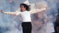 En esta fotografía de archivo del primero de febrero de 1993 el superastro pop Michael Jackson durante su espectáculo de música en el medio tiempo en el Super Bowl en Pasadena, California. En esta fotografía de archivo del primero de febrero de 1993 el superastro pop Michael Jackson durante su espectáculo de música en el medio tiempo en el Super Bowl en Pasadena, California.
