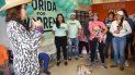 Marlene Braga habla a voluntarios durante la inauguración de la oficina de Warren en Miami. Marlene Braga habla a voluntarios durante la inauguración de la oficina de Warren en Miami.