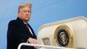 Presidente Donald Trump subiendo la escalinata del Air Force One. Presidente Donald Trump subiendo la escalinata del Air Force One.